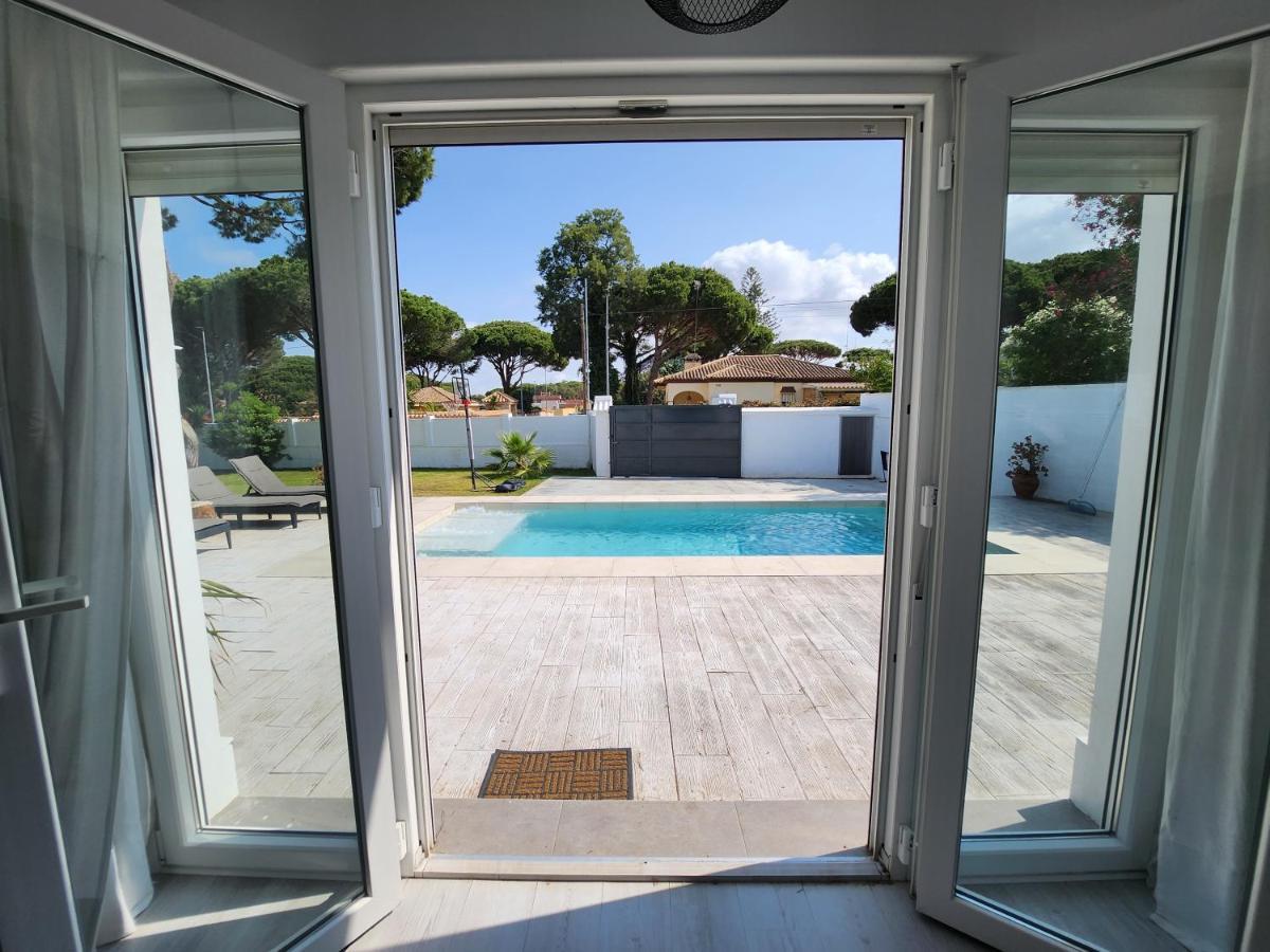 Villa Yoli 26 Con Piscina Y Jardin Cerca De La Playa Chiclana de la Frontera Exteriör bild